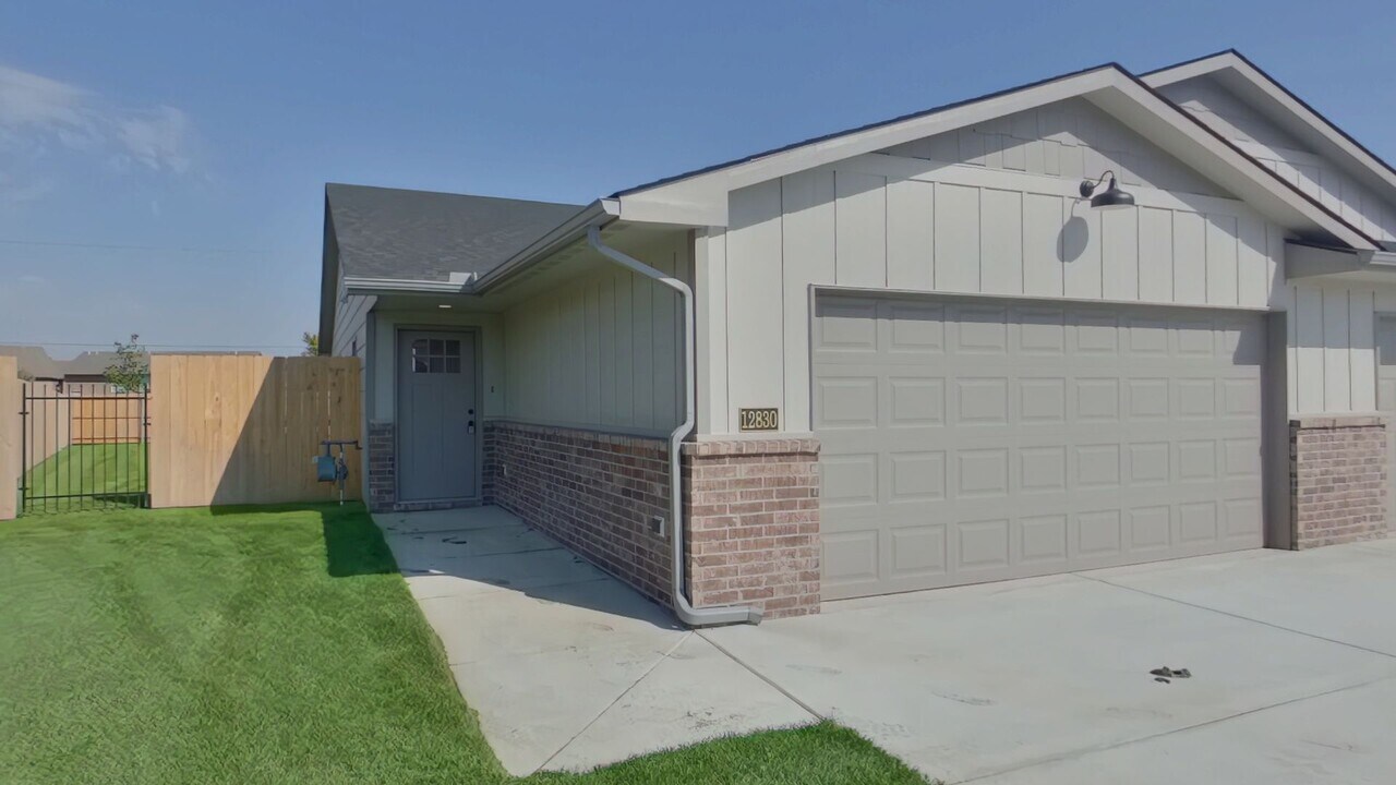 12830 W Cowboy St in Wichita, KS - Building Photo