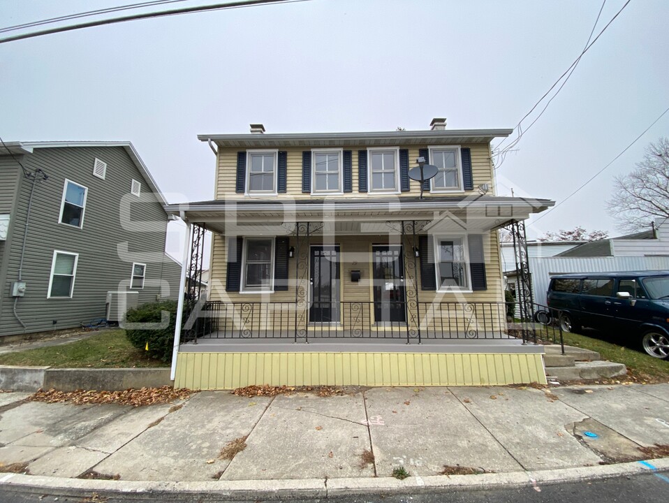 29 Main St in Mcsherrystown, PA - Foto de edificio