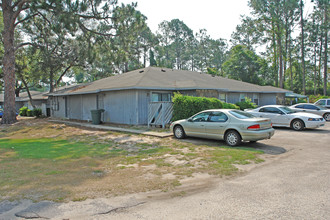 410 Crow Rd in Pensacola, FL - Building Photo - Building Photo