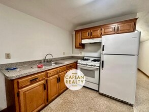 8 Lines St, Unit 3 in New Haven, CT - Building Photo - Building Photo