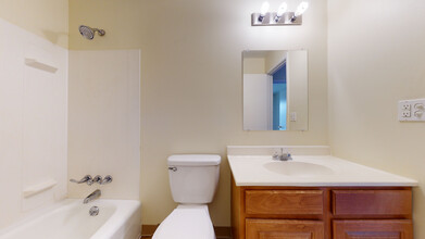 Carriage Hill Townhouses in Erie, PA - Building Photo - Building Photo