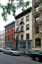 241 W 20th St in New York, NY - Building Photo - Building Photo