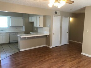 2624 Loch Ness Ct in Bakersfield, CA - Building Photo - Building Photo