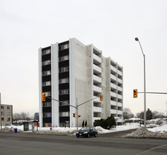 95 Kennedy Rd N in Brampton, ON - Building Photo - Building Photo