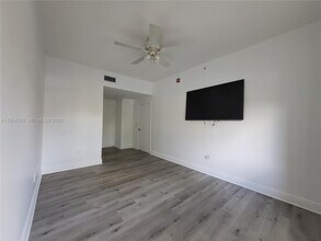 7200 NW 114th Ave in Doral, FL - Building Photo - Building Photo