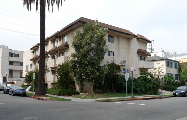 1625 Glendon Ave in Los Angeles, CA - Foto de edificio - Building Photo