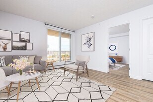 Grand Central Manor II in Edmonton, AB - Building Photo