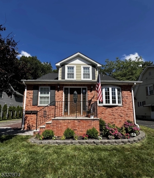 104 Church St in Haledon, NJ - Foto de edificio - Building Photo