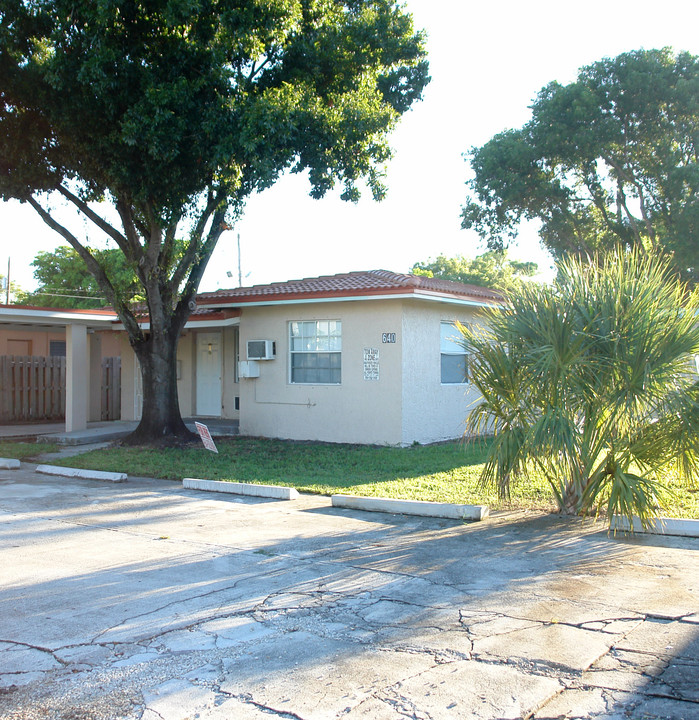 640 NE 4th Ave in Fort Lauderdale, FL - Building Photo