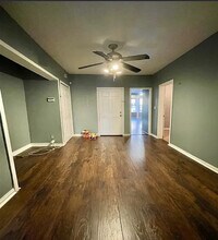 487 Mercer St, Unit 2nd Fl Apt in Jersey City, NJ - Building Photo - Building Photo