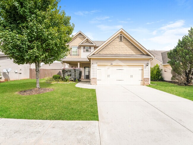 property at 985 Donington Cir SE