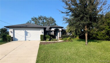 5295 W Customer Ct in Lecanto, FL - Building Photo - Building Photo