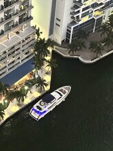 92 SW 3rd St, Unit 4804 in Miami, FL - Foto de edificio - Building Photo