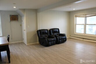 899 Green St-Unit -1st in Woodbridge Township, NJ - Building Photo - Building Photo