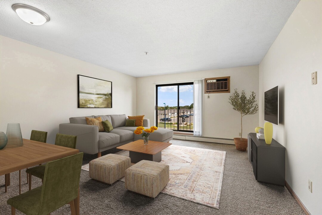 Camelot Square Living in Coon Rapids, MN - Building Photo
