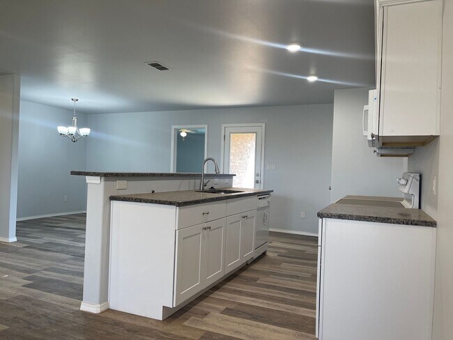 8427 10th Pl in Lubbock, TX - Building Photo - Building Photo