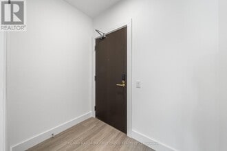 6 Greenbriar Rd in Toronto, ON - Building Photo - Building Photo