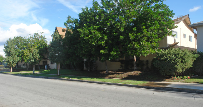 348 N Prospero Dr in Covina, CA - Foto de edificio - Building Photo