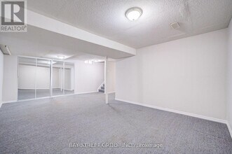 94 Marydale Ave in Markham, ON - Building Photo - Building Photo