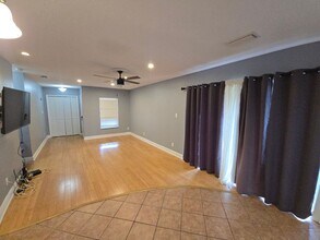 856 Creekway Ct in Brandon, FL - Building Photo - Building Photo