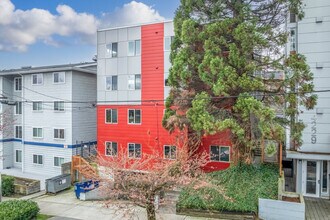 A&T Investments in Seattle, WA - Building Photo - Building Photo