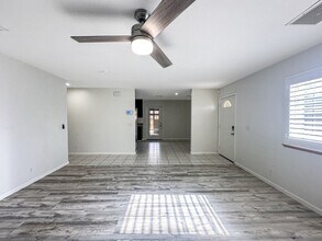 1240 W Mariposa Ave in Ridgecrest, CA - Building Photo - Building Photo