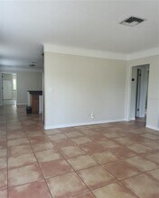 5721 10th Ave N in St. Petersburg, FL - Building Photo - Building Photo
