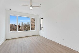 3262 N Clark St in Chicago, IL - Building Photo - Building Photo