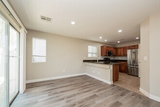 6711 Scarlet Star Ave in Las Vegas, NV - Building Photo - Building Photo