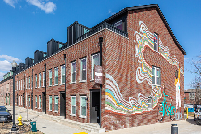 421-437 SW B St in Bentonville, AR - Foto de edificio - Building Photo