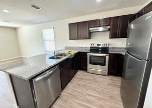 6408 Sweetbay Ln in Jacksonville, FL - Foto de edificio - Building Photo