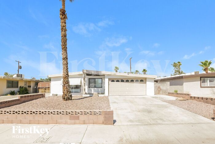 333 S Mallard St in Las Vegas, NV - Building Photo