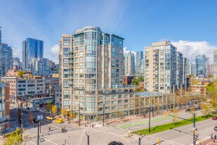 Pacific Plaza in Vancouver, BC - Building Photo