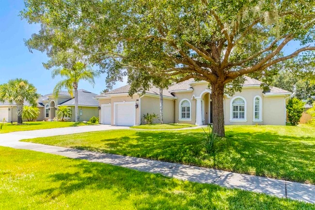 property at 425 Gallardo Cir