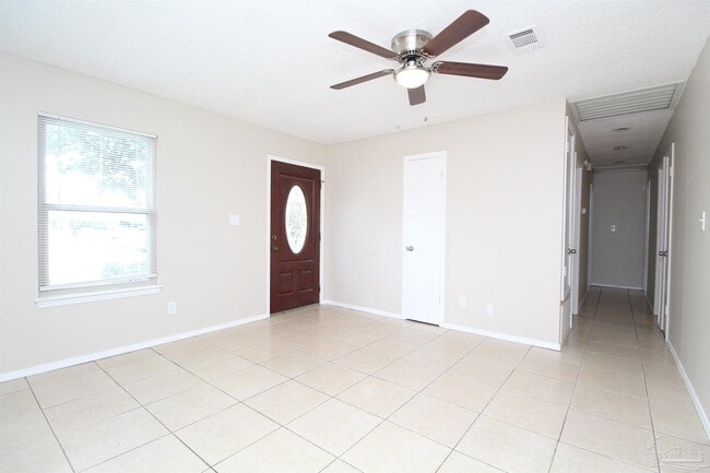 401 Cornwall Cir in Pensacola, FL - Building Photo - Building Photo