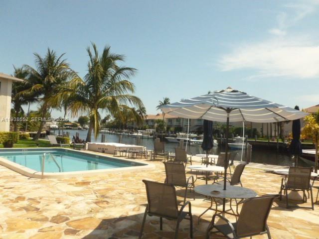 199 E McNab Rd in Pompano Beach, FL - Building Photo