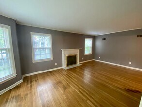 6832 Fontana St in Prairie Village, KS - Building Photo - Building Photo