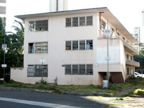 1615 Ala Wai Blvd in Honolulu, HI - Building Photo - Building Photo