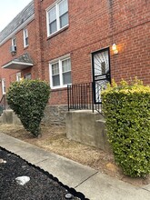 907 E Roumfort Rd in Philadelphia, PA - Building Photo - Building Photo