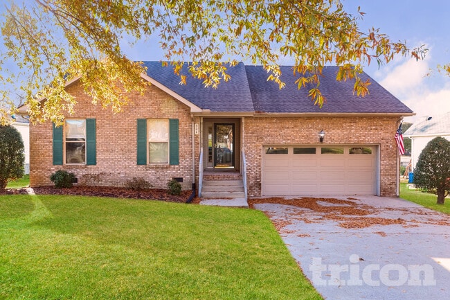 property at 904 Avery Green Ct