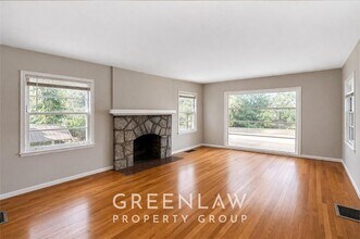 1944 Lyle Ave in College Park, GA - Building Photo - Building Photo