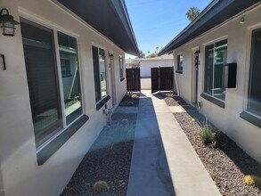 6713 E Cheery Lynn Rd in Scottsdale, AZ - Building Photo - Building Photo