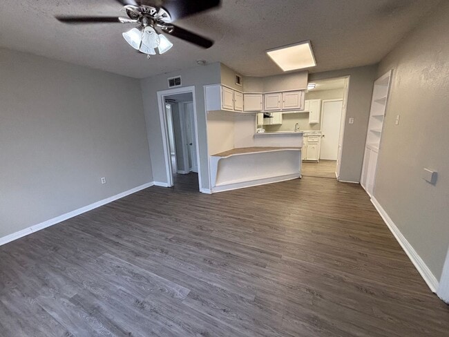 1137 1st Ave N in Texas City, TX - Building Photo - Building Photo