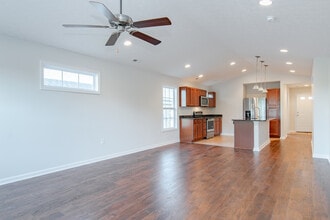 110 Aaliyah Ln in Radford, VA - Foto de edificio - Building Photo