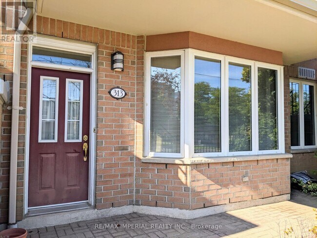313 Grandview Way in Toronto, ON - Building Photo - Building Photo