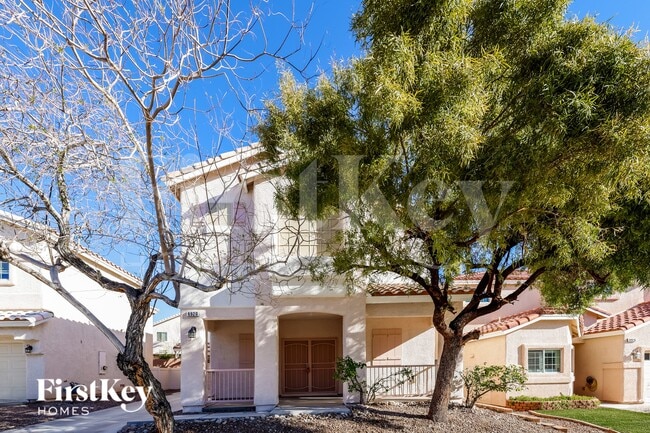 8920 Snowtrack Ave in Las Vegas, NV - Building Photo - Building Photo