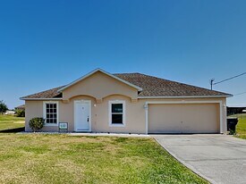 329 Gretna Ln in Winter Haven, FL - Building Photo