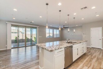 1800 S Follett Way in Gilbert, AZ - Building Photo - Building Photo