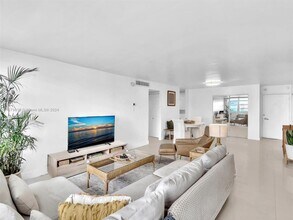 6770 Indian Creek Dr, Unit 15P in Miami Beach, FL - Foto de edificio - Building Photo