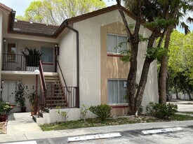 9103 SW 138th Pl in Miami, FL - Building Photo